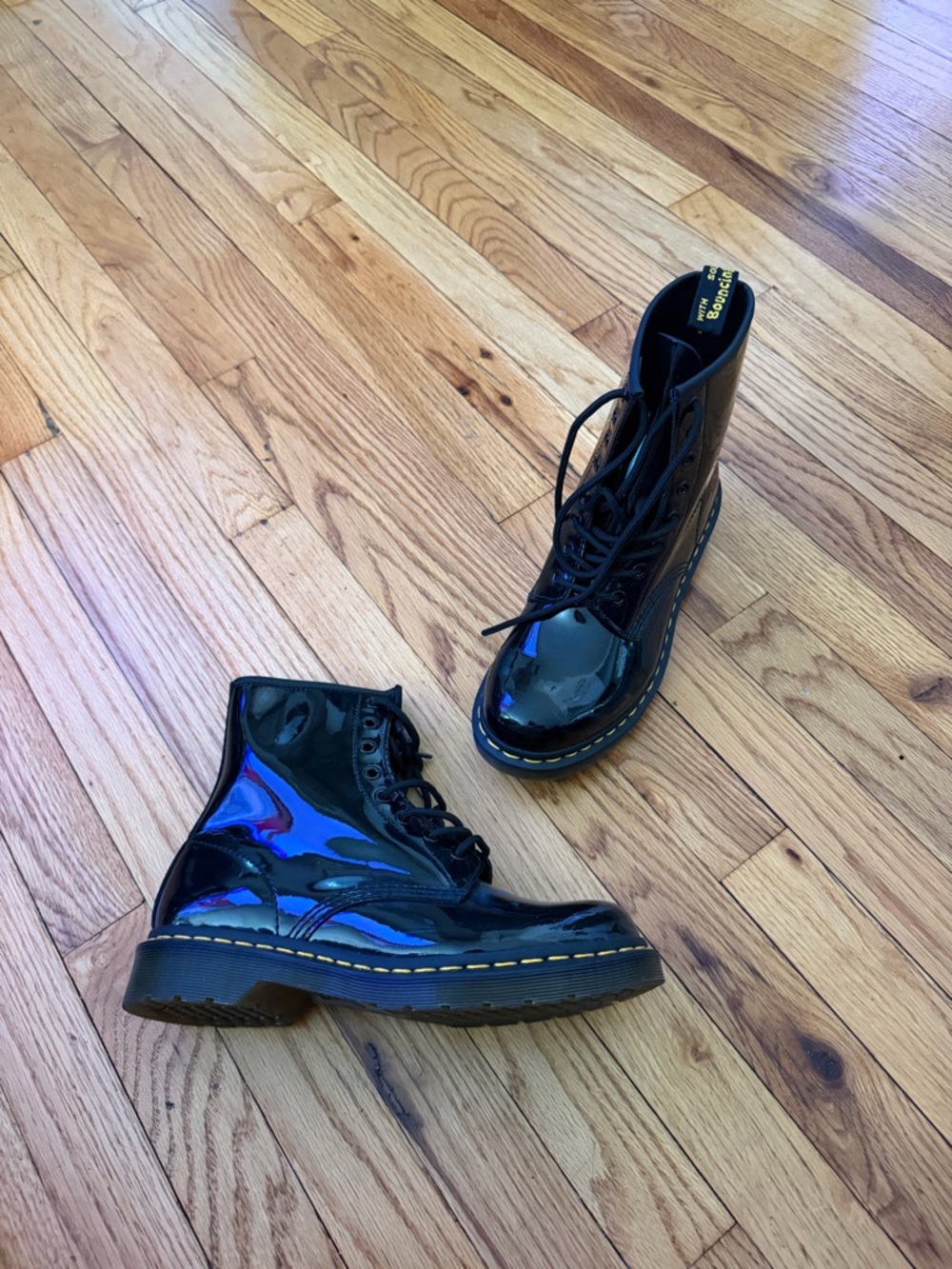 NWOT Dr. Martens 1460 Glossy Black Shiny Leather 8eye Ankle Boot 9 pascal ties